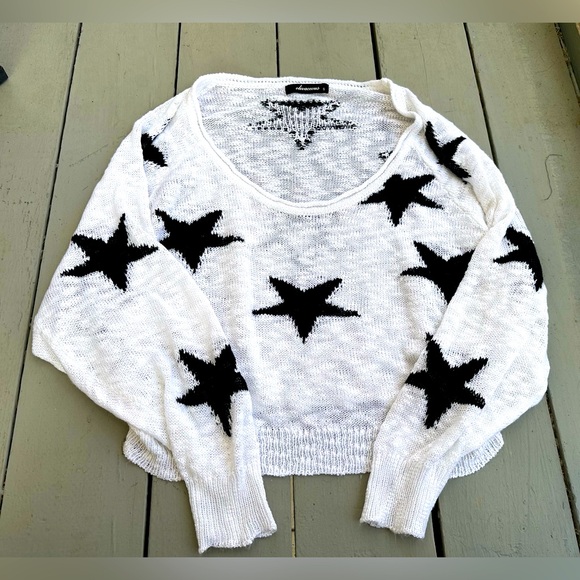 Olivaceous Sweaters - Olivaceous Cropped White Sweeter with Black Stars